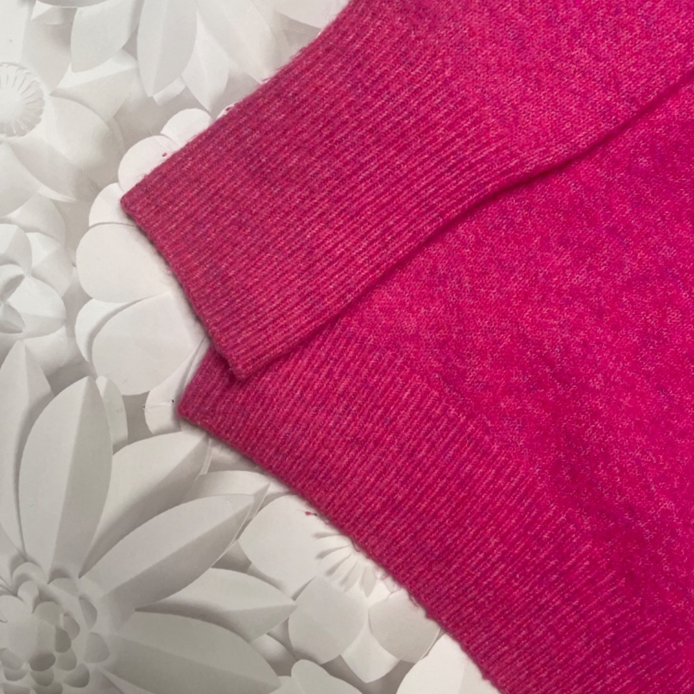 Sweater - Picture 4 of 4